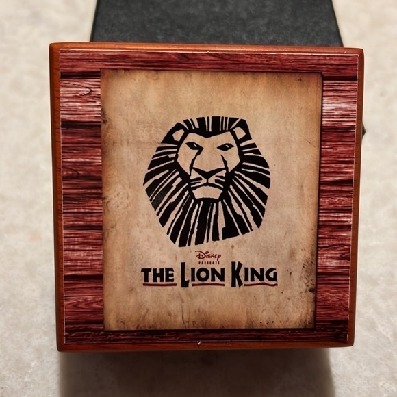 ⭐️ Lion King 15th Anniversary Bronze Medallion Disney Coin HTF Rare. LE of 1000 - Picture 5 of 7